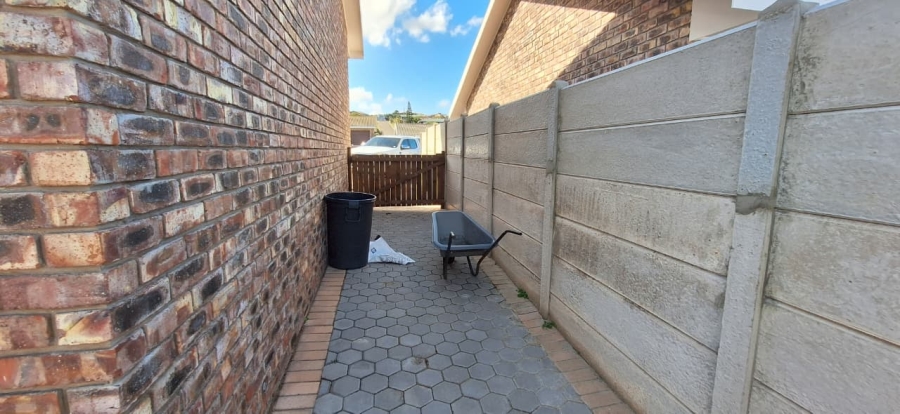 2 Bedroom Property for Sale in Dana Bay Western Cape